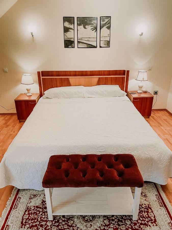 Cosy Bedroom For 2 With Balcony In A Family Villa Turnu Măgurele Zewnętrze zdjęcie