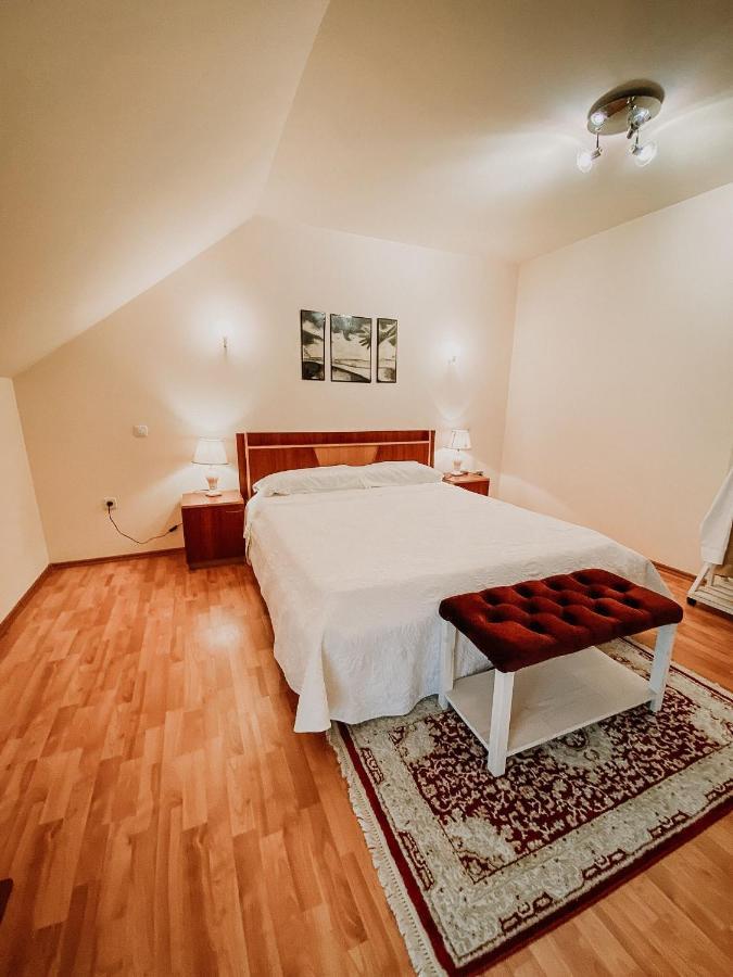 Cosy Bedroom For 2 With Balcony In A Family Villa Turnu Măgurele Zewnętrze zdjęcie