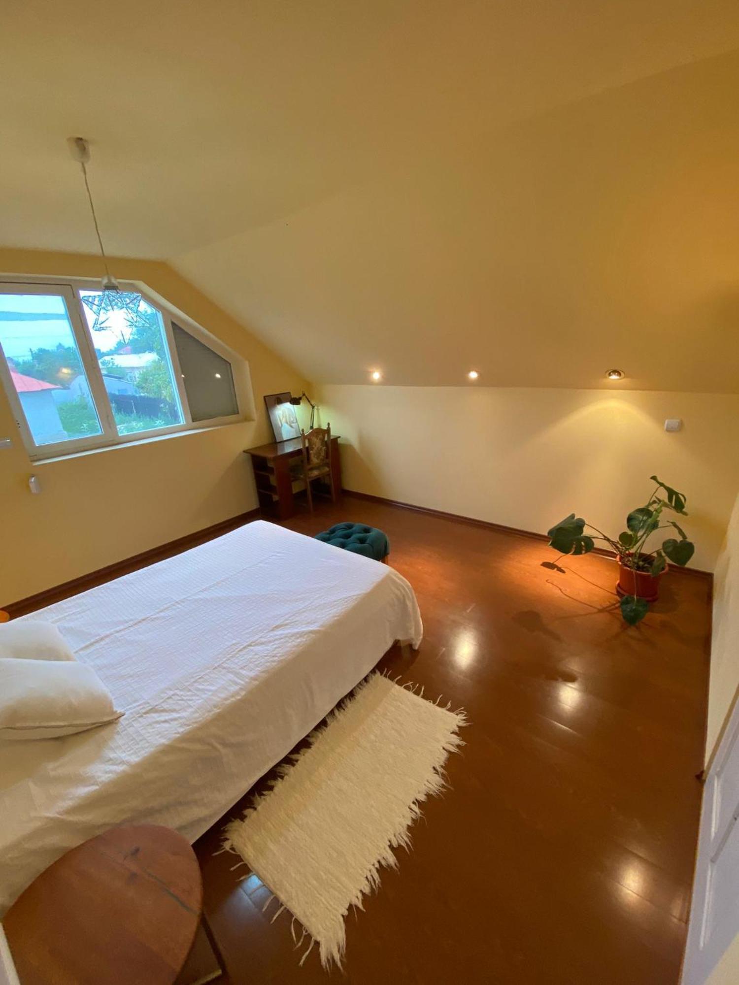 Cosy Bedroom For 2 With Balcony In A Family Villa Turnu Măgurele Zewnętrze zdjęcie