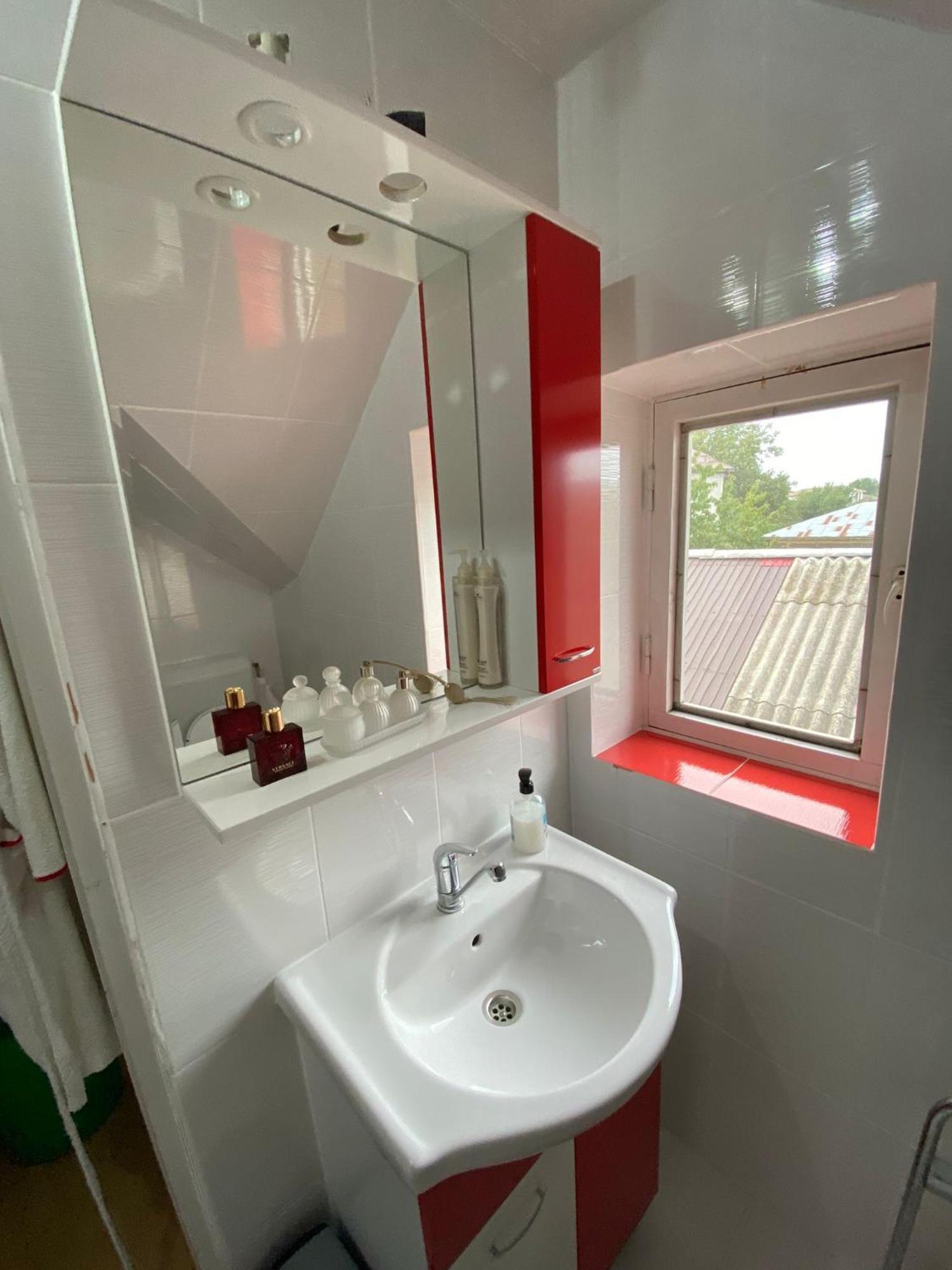 Cosy Bedroom For 2 With Balcony In A Family Villa Turnu Măgurele Zewnętrze zdjęcie