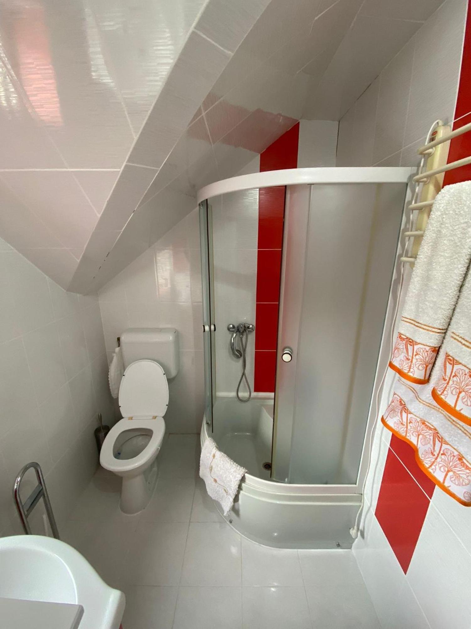 Cosy Bedroom For 2 With Balcony In A Family Villa Turnu Măgurele Zewnętrze zdjęcie